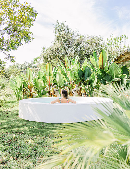 the frenchie boutique hotel hot tub in round top texas